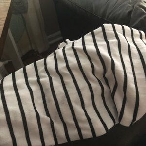 Black and white lularoe Joy sz xl